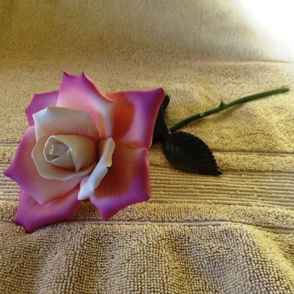Pink Porcelain Stemmed Rose - Perfect condition - Picture 1 of 5